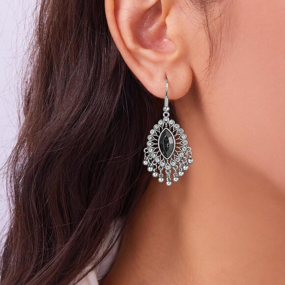 Elegant Indian Jewelry Set for Women: Necklace & Earrings - Oxidized Antique Des - Picture 4 of 7